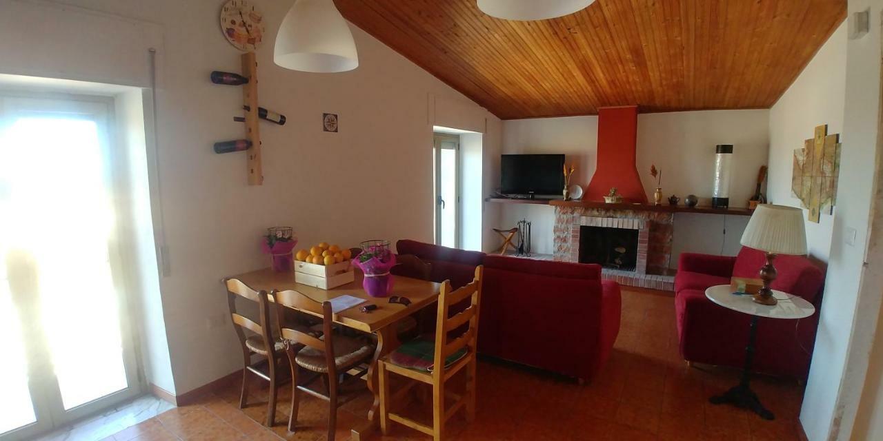 Holiday House Apartman Santa Severina Kültér fotó